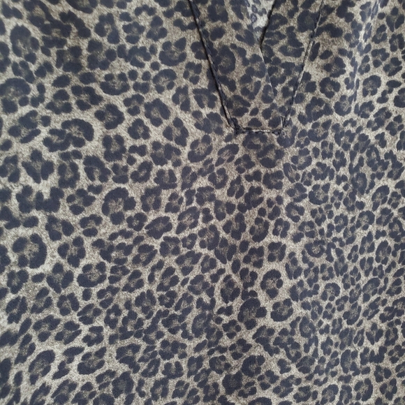 Michael Kors Women’s leopard print top roll up sleeves Size S - Picture 4 of 10